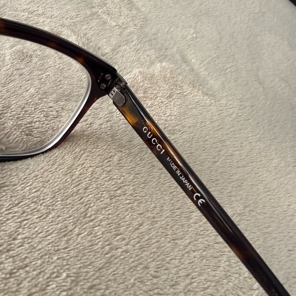 Gucci Brown Tortoiseshell Glasses - Picture 8 of 11